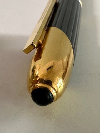 Bolígrafo Cartier Cougar 1992 oro