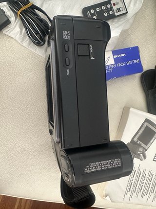 Cámara Sharp Viewcam VL-E41S Hi8 + cargador