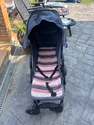 Carrito de bebé azul
