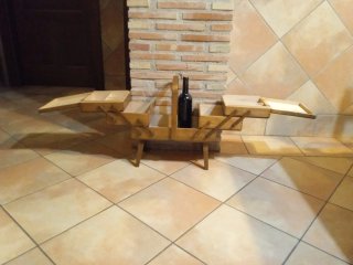 Antigua caja de costura o costurero de madera