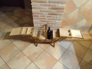 Antigua caja de costura o costurero de madera