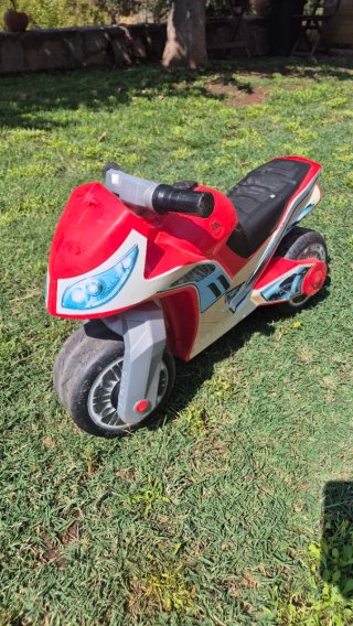 Lote juguetes: Quad, moto, triciclo,cortacésped...