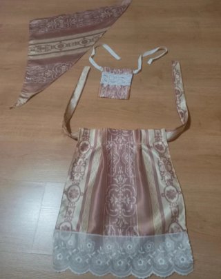 Disfraz medieval niña 6/9 años. Hecho a mano.