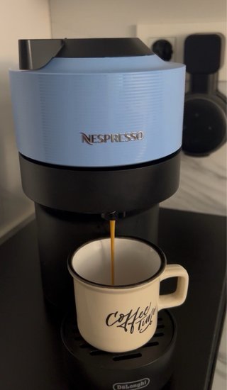 Cafetera Nespresso Vertuo Pop + cajón y 2 tubos