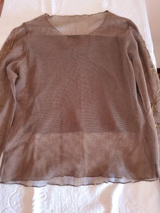 Maglietta trasparente con ricami