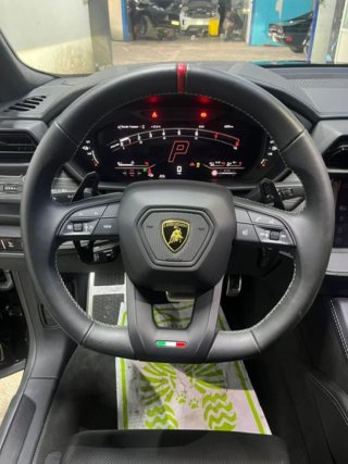 Lamborghini Urus 2025