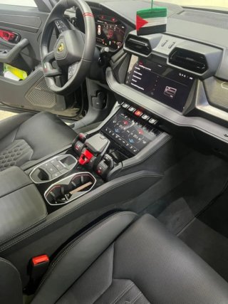 Lamborghini Urus 2025