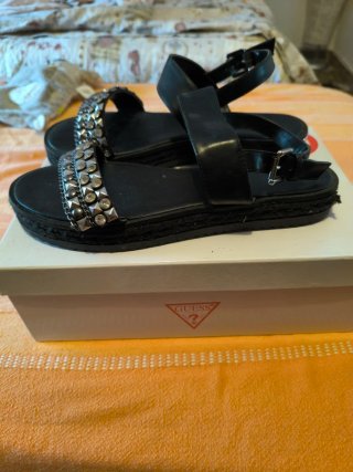 Sandali Guess Neri con Borchie Argento