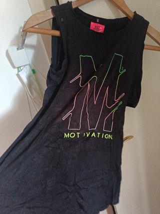 Camiseta negra M Keep Strong Talla S