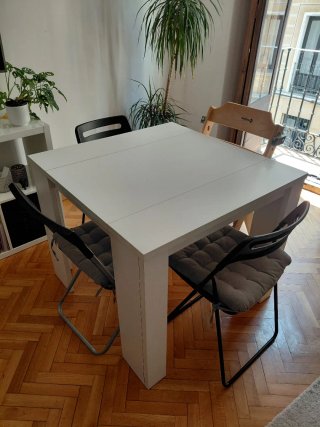 Mesa de comedor blanca extensible