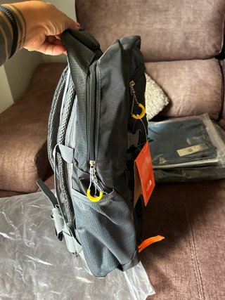 Mochila The North Face Negra y Naranja 50L