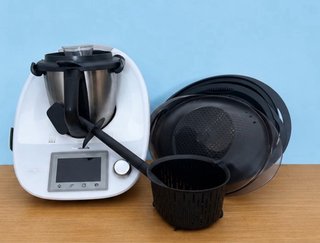 Thermomix TM5 con accesorios