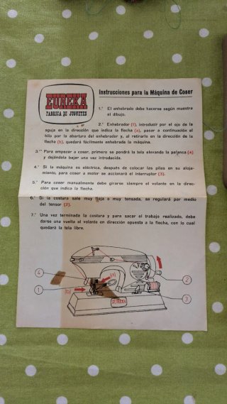 Máquina de coser Eureka vintage