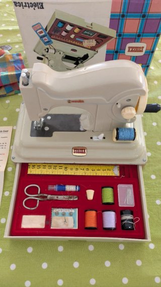 Máquina de coser Eureka vintage