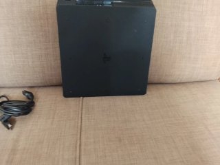 PS4 Slim Negra sin mando