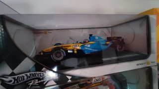 Renault R24 Fernando Alonso Hotwheels 1:18