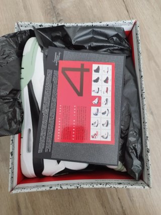 Zapatillas Jordan 4 Verde y Blanco
