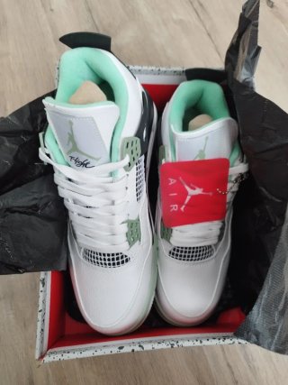 Zapatillas Jordan 4 Verde y Blanco
