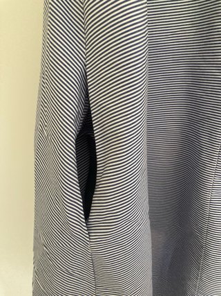 Vestito smanicato a trapezio