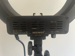 Foco Neewer con trípode y bolsa