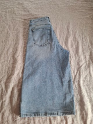 Bermudas tejanas anchas