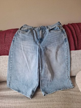 Bermudas tejanas anchas