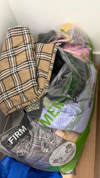 Consignazione di abbigliamento da donna taglia S/M