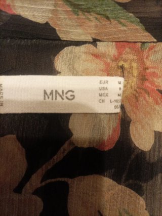 Camisa floral negra manga larga