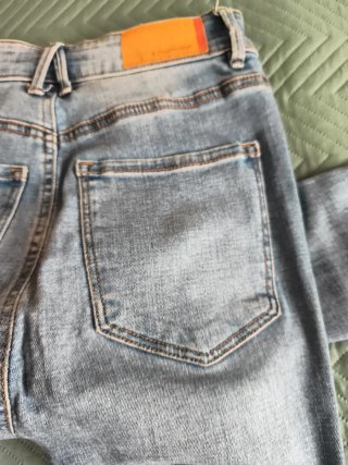 Conjunto Top Flores y Pantalón Vaquero