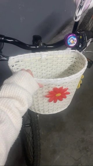 Bicicleta niña morada y blanca