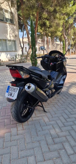 Yamaha TMAX 530 Maxi Scooter Negra