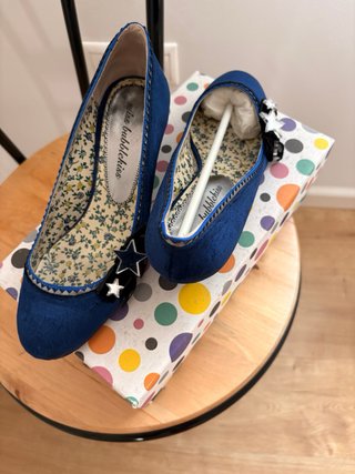 Zapatos azules con estrellas