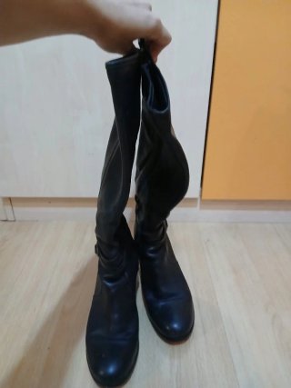 Botas altas de cuero negras