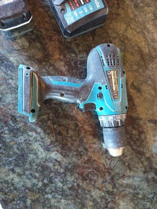 Taladro Makita 18V Li-ion + Cargador