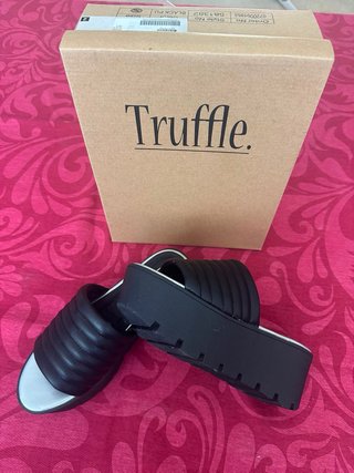 Sandalias plataforma Truffle negras y plateadas