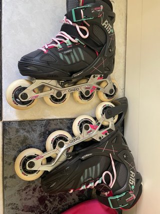 Patines en línea Decathlon con protecciones y bols