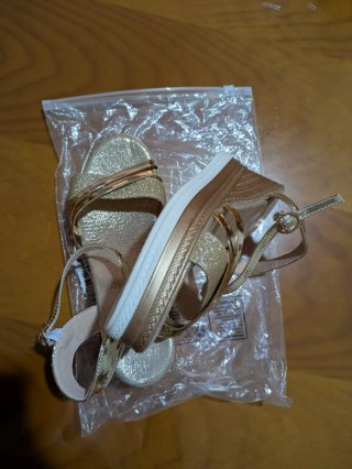 Sandalias doradas tacón alto mujer