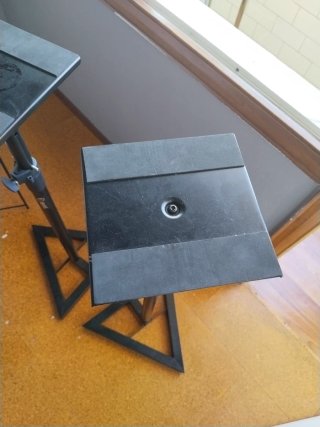 Soportes Monitores ADAM HALL SKDB 039