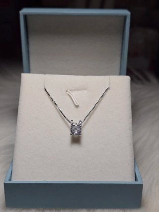Collana punto luce moissanite 1 ct