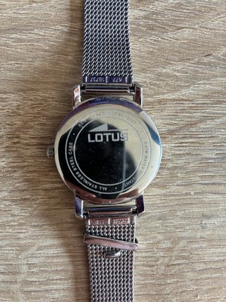Reloj Lotus Trendy Mujer Esfera Plateada