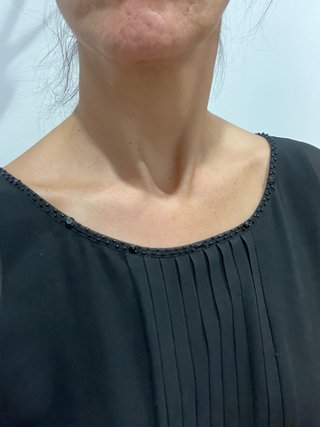 Vestido de fiesta negro con pedrería