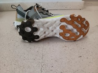 Zapatillas Nike React Gris y Amarillo