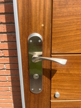 Puerta exterior en Madera Iroko Alta Gama