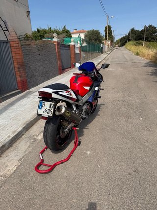 Honda CBR 929 RR muy cuidada