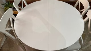 Mesa Extensible + 6 Sillas Blanca + 6 cojines