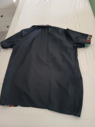 Camisa negra estampada talla S