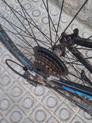 Bicicleta Montaña Negra y Azul Talla M
