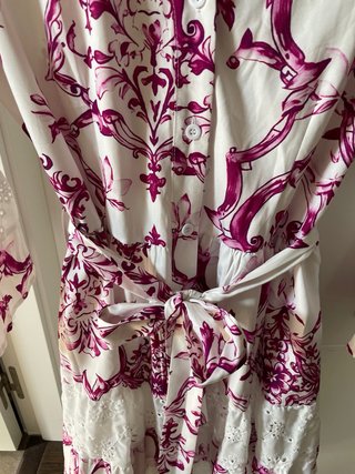 Vestido camisero estampado fucsia y blanco