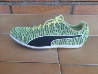 Zapatos de atletismo con clavos