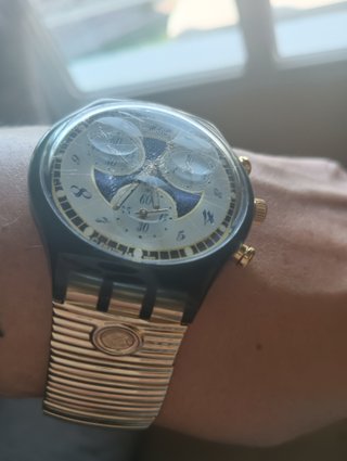 Reloj Swatch Dorado Cronógrafo